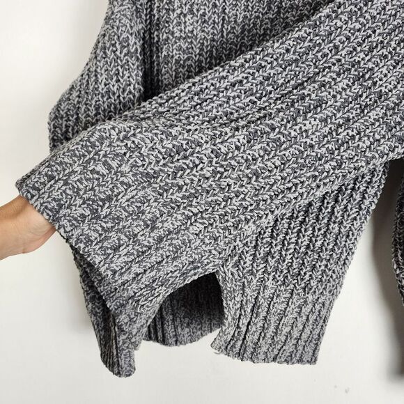 American Eagle Grey Chunky Cable Knit Cropped Sweater - Size S (Oversized Fit) - Picture 12 of 15